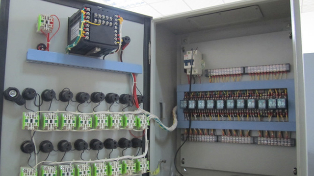 PLC自動(dòng)控制箱相關(guān)介紹